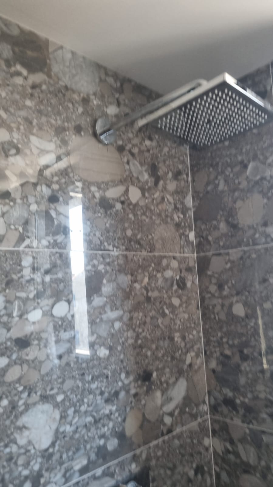 Rénovation salle de bain à Longjumeau par Oussama Plomberie